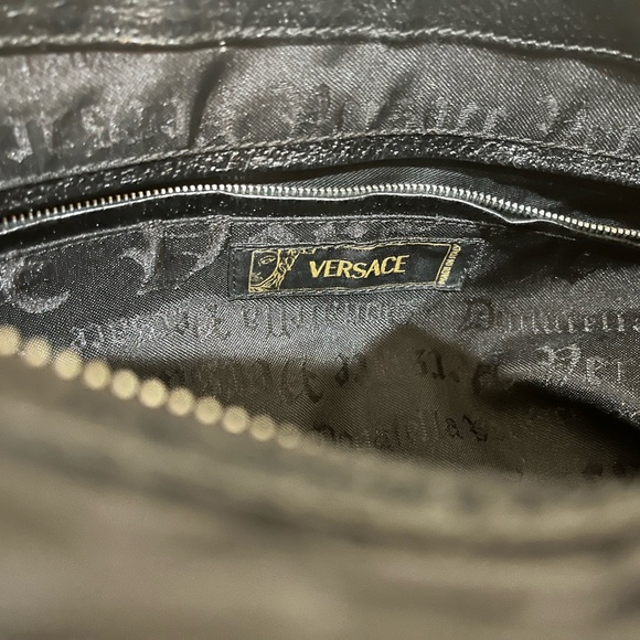 Versace designer shoulder bag black with logo - Picture 11 of 11